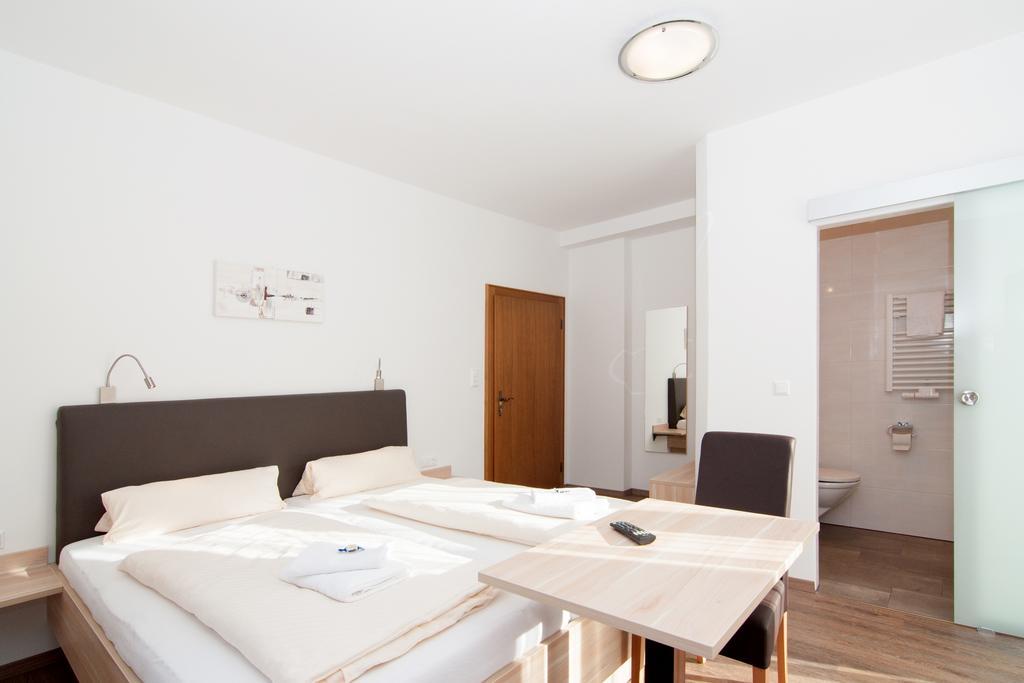 Restaurant - Pension - Café Konditorei Hassler Berg im Drautal Chambre photo