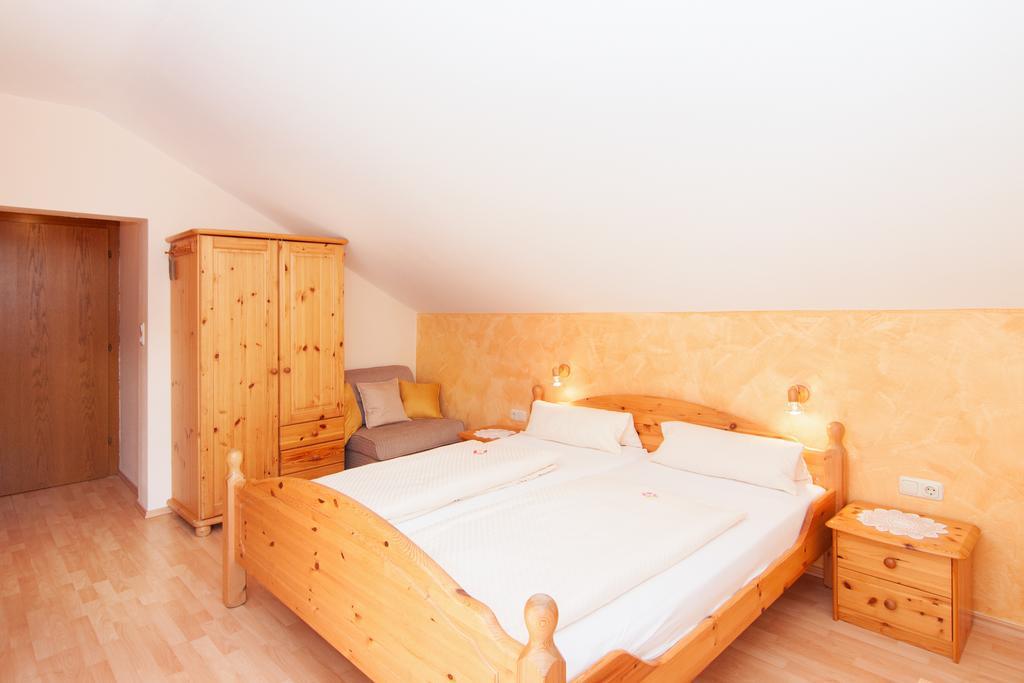 Restaurant - Pension - Café Konditorei Hassler Berg im Drautal Chambre photo