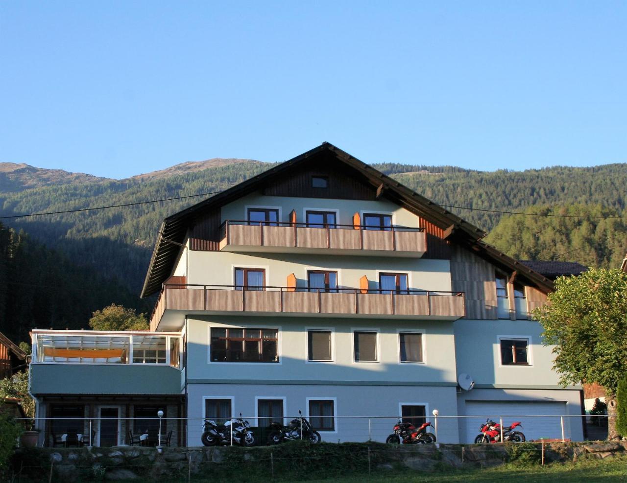 Restaurant - Pension - Café Konditorei Hassler Berg im Drautal Extérieur photo